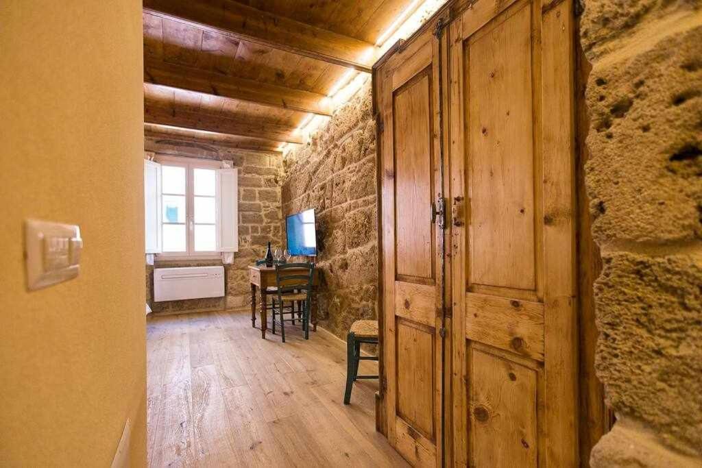 Grand Suite Gioberti Elegante Nel Cuore Di Альгеро Экстерьер фото